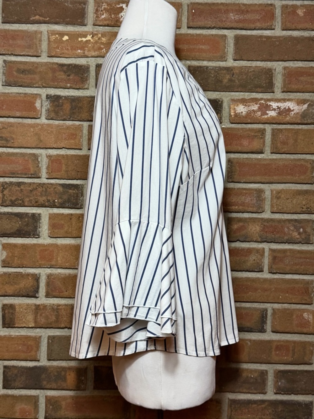 WHBM White Black Stripe Blouse Bell Sleeve V Neck Top Size 14 - Picture 2 of 6